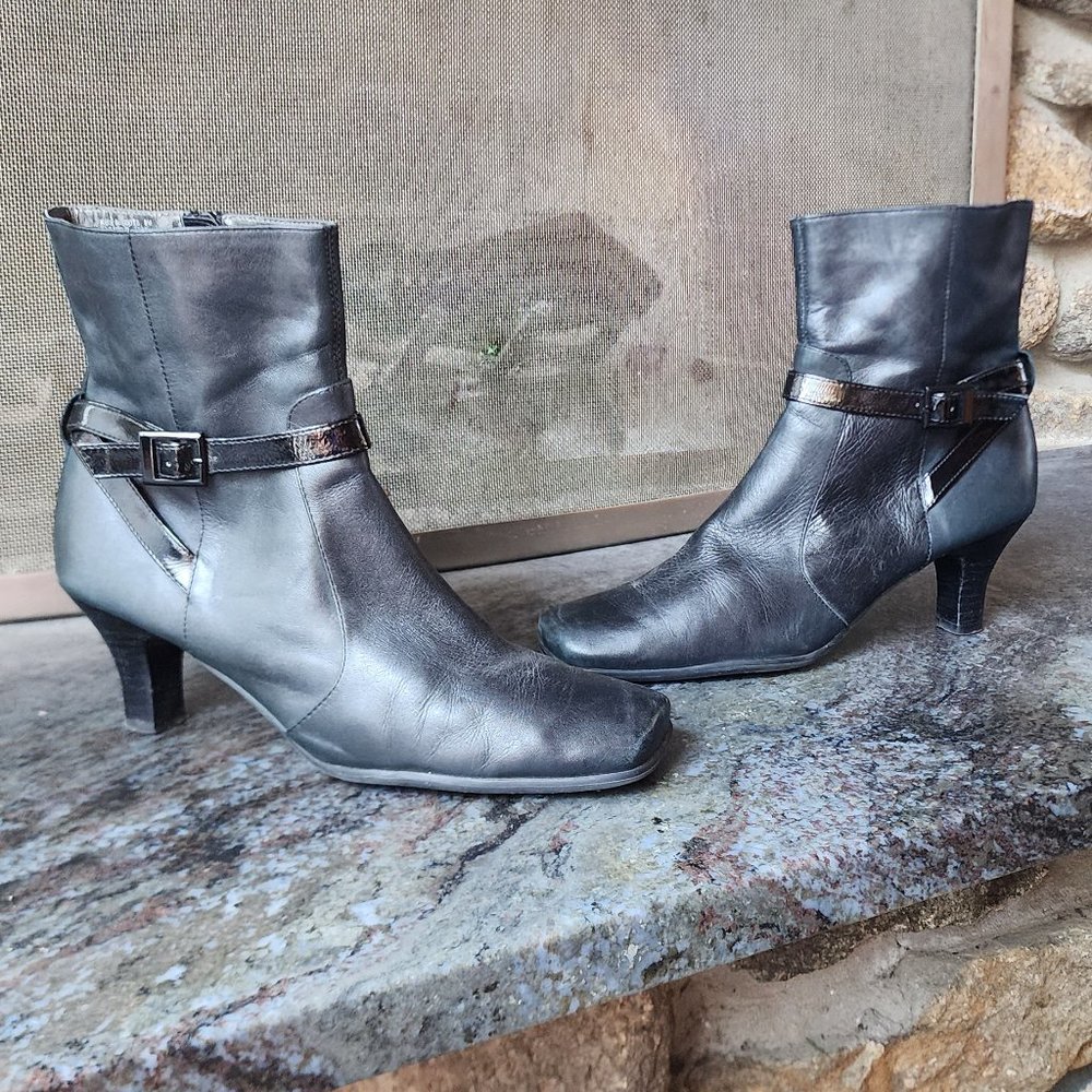 Kenneth Cole Reaction "Kiss N Poots" Black Leather Ankle Booties Size 9M